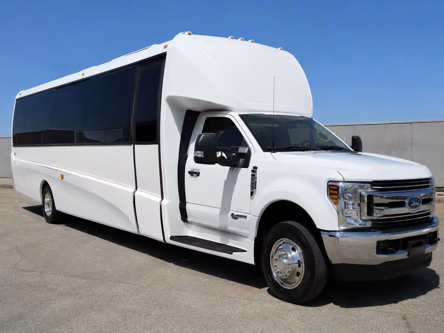 15 passenger minibus
